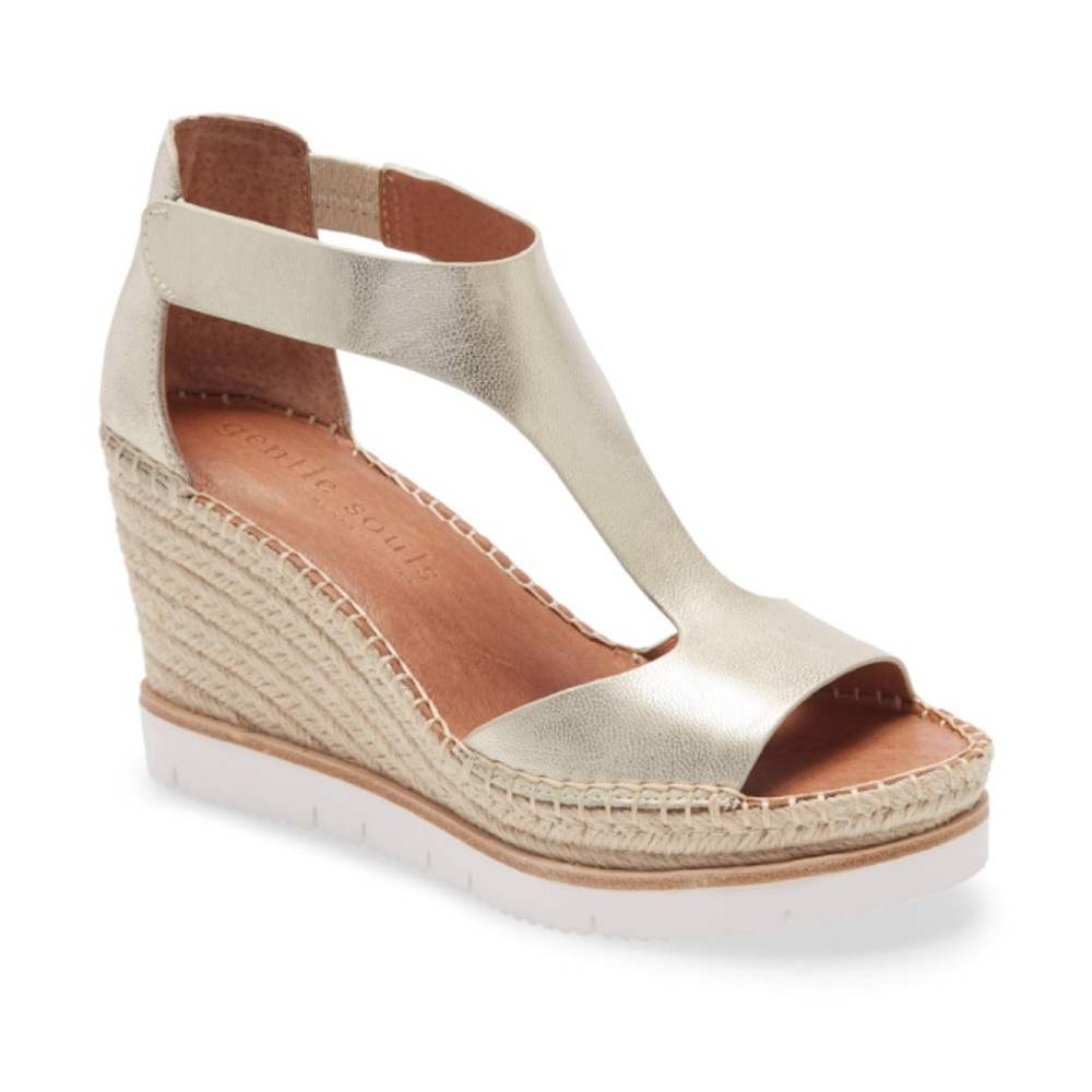 Gentle Souls by Kenneth Cole Metallic Gold
Elyssa Easy T-Strap Platform Sandals